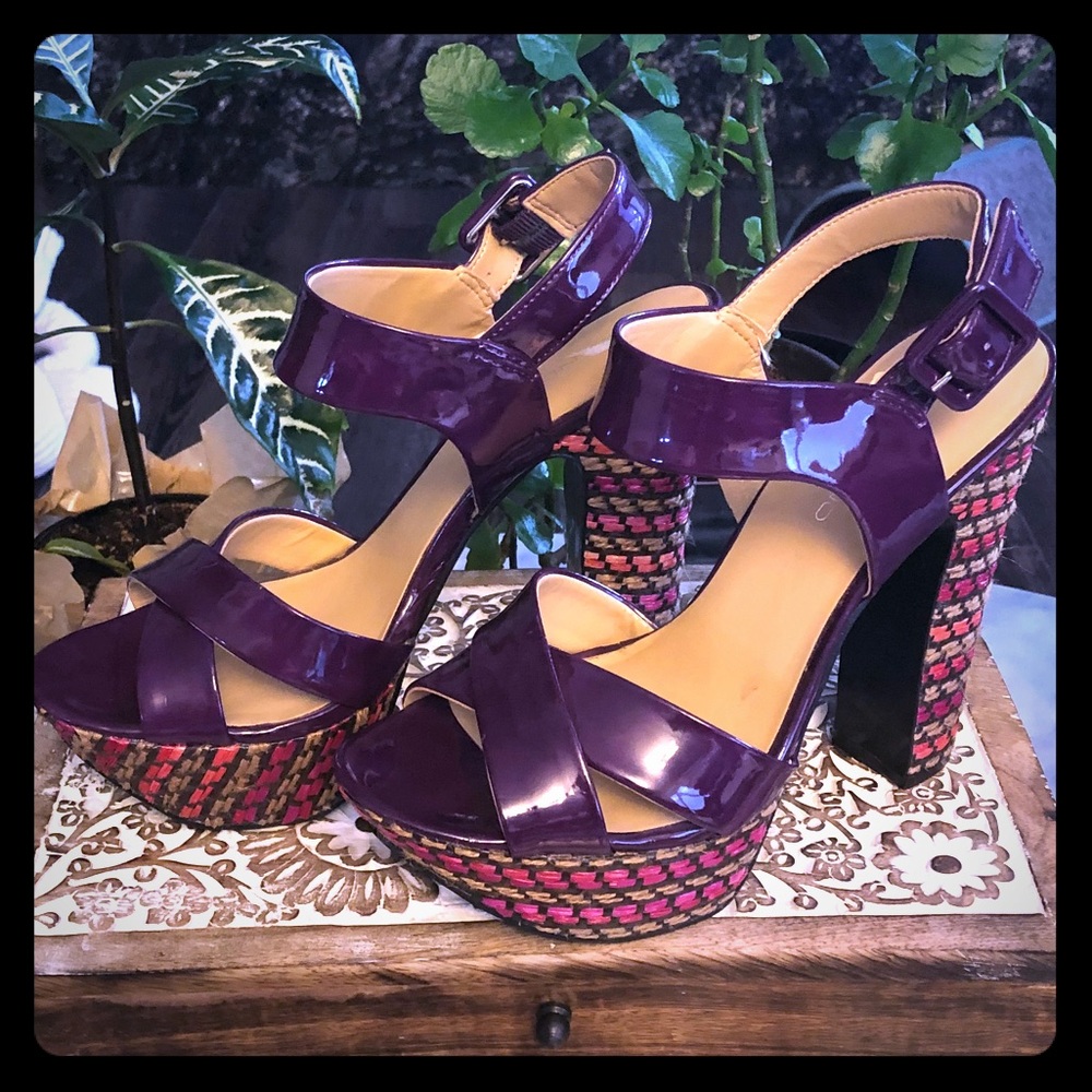 Bandolino purple platform heels - Size 6